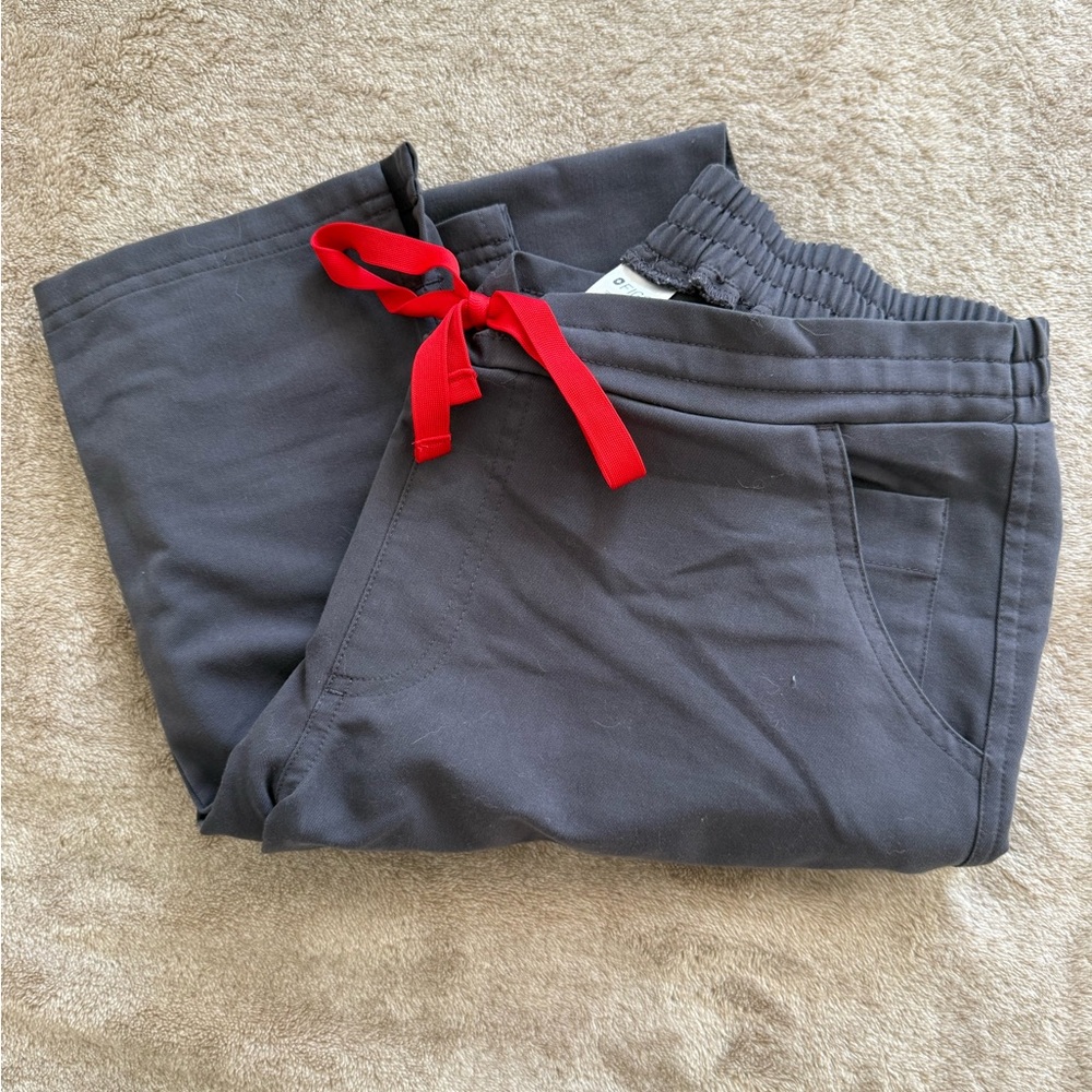 XS Figs Yola Pants in Charcoal